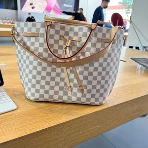 Authentic Louis Vuitton Girolata